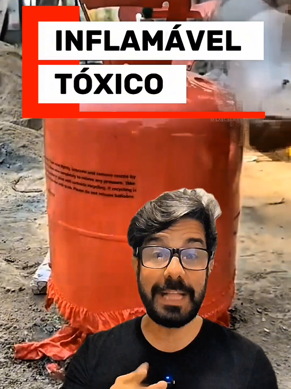 Esse retirar a tinta em segundos. #tinta #removedor #tintaesmalte #tintas #facavcmesmo  Remover tinta caseiro , aplicou espera alguns segundos . 