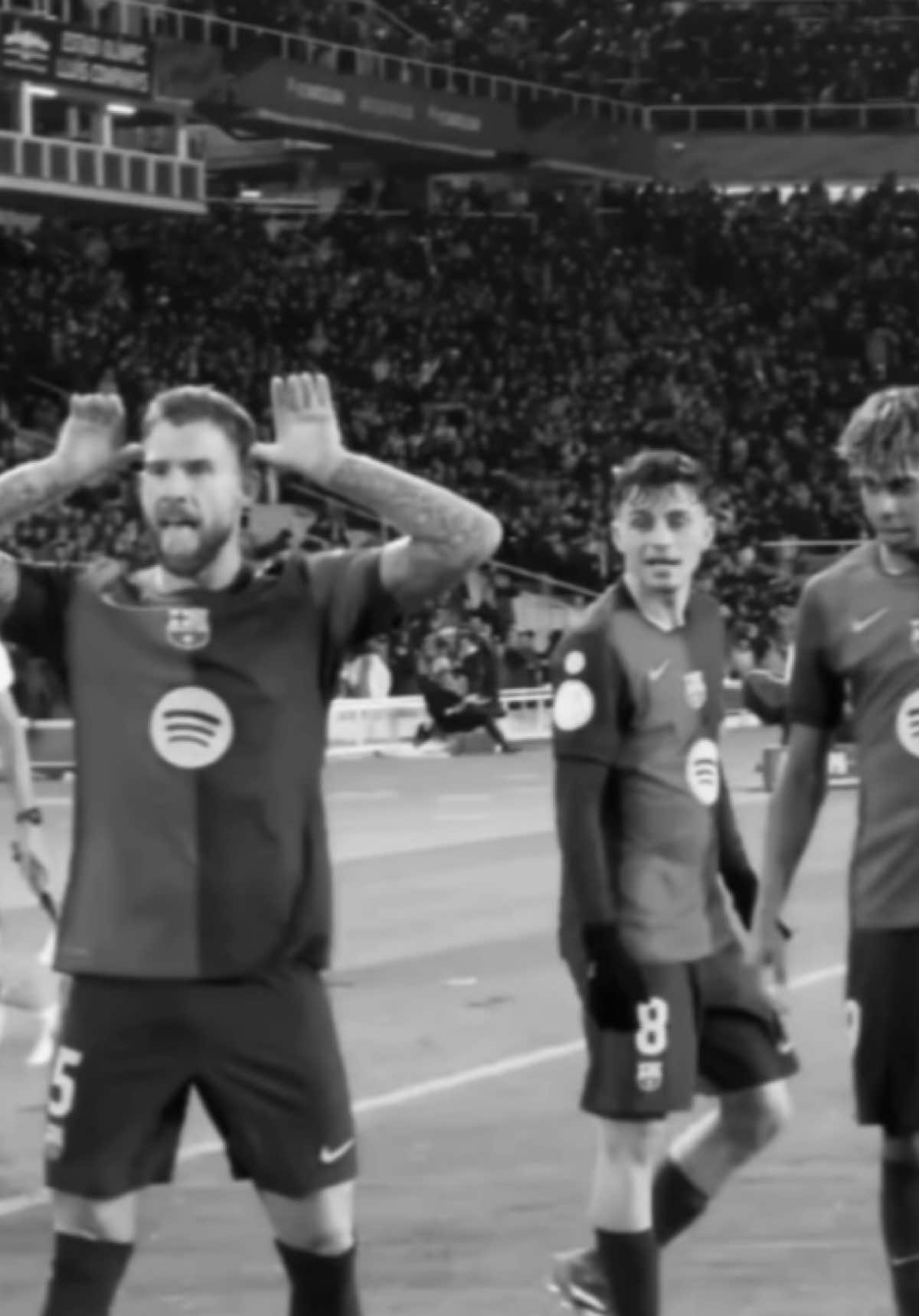 كم بقى يوم ويعود😢؟ #برشلونة #barcelona #inigomartinez #fcbarcelona #4u  