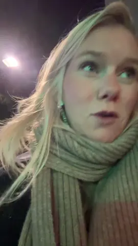 someone can explain me the weather in #barcelona ? 🧣🥶 #bcn #barcelonacity #fyp #expats 