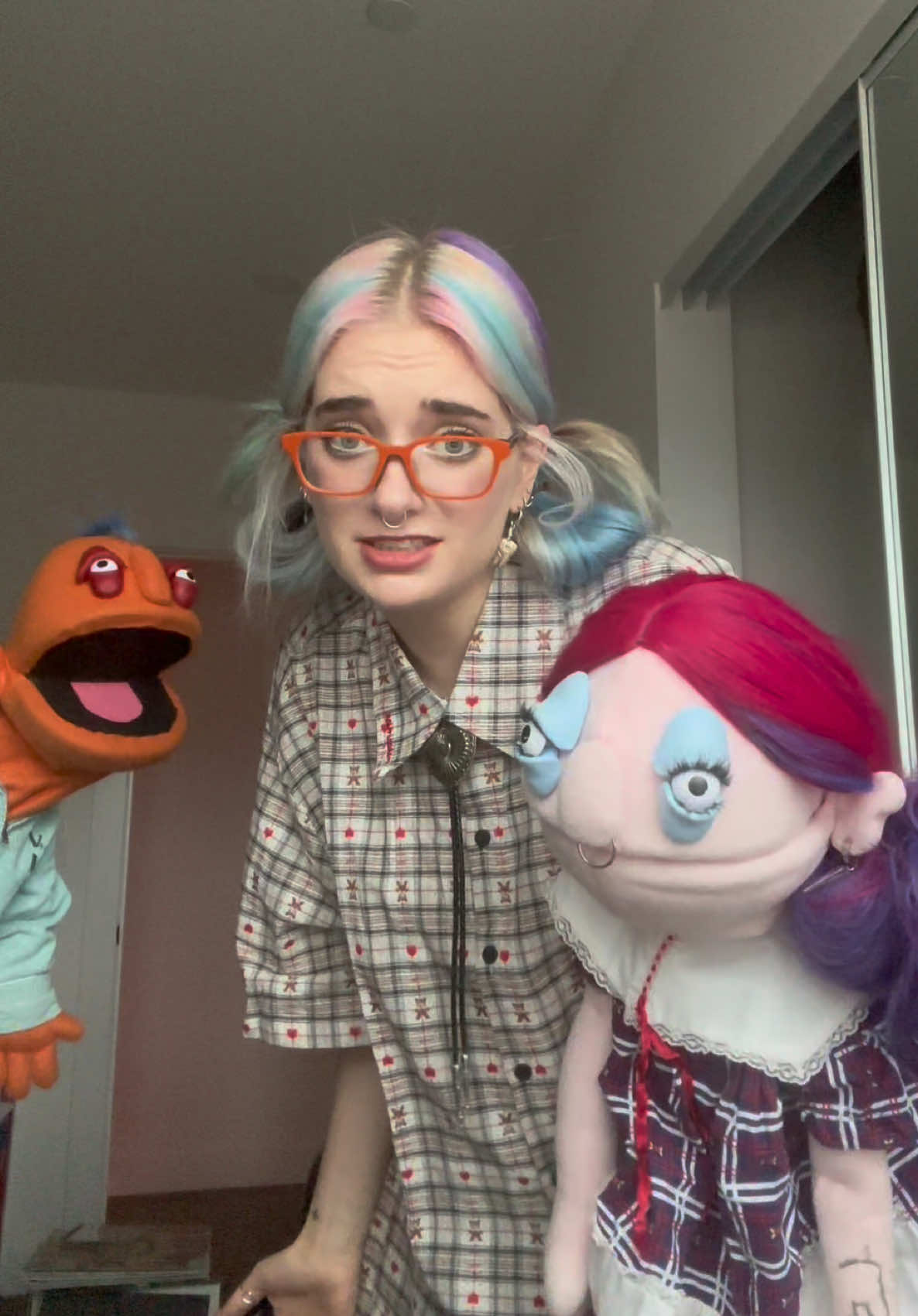 Taking ‘mommy and me’ matching to the next level. Puppet Sophie says check out the Finley base frame in Blue Tortoise and their biggest sale of the year. Use code SOPHIETRUAXGIFT15 for a free gift with purchase #PairPartner 