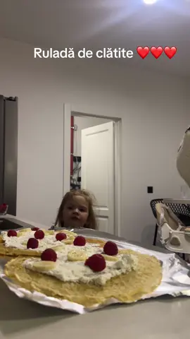 Până la urmă ne-au ieșit clatitele 😅❤️❤️❤️  Așa e la început, mai dăm și greș, dar din greșeli învățăm ❤️🙏🏻 #fyp #bistrita #familytime 