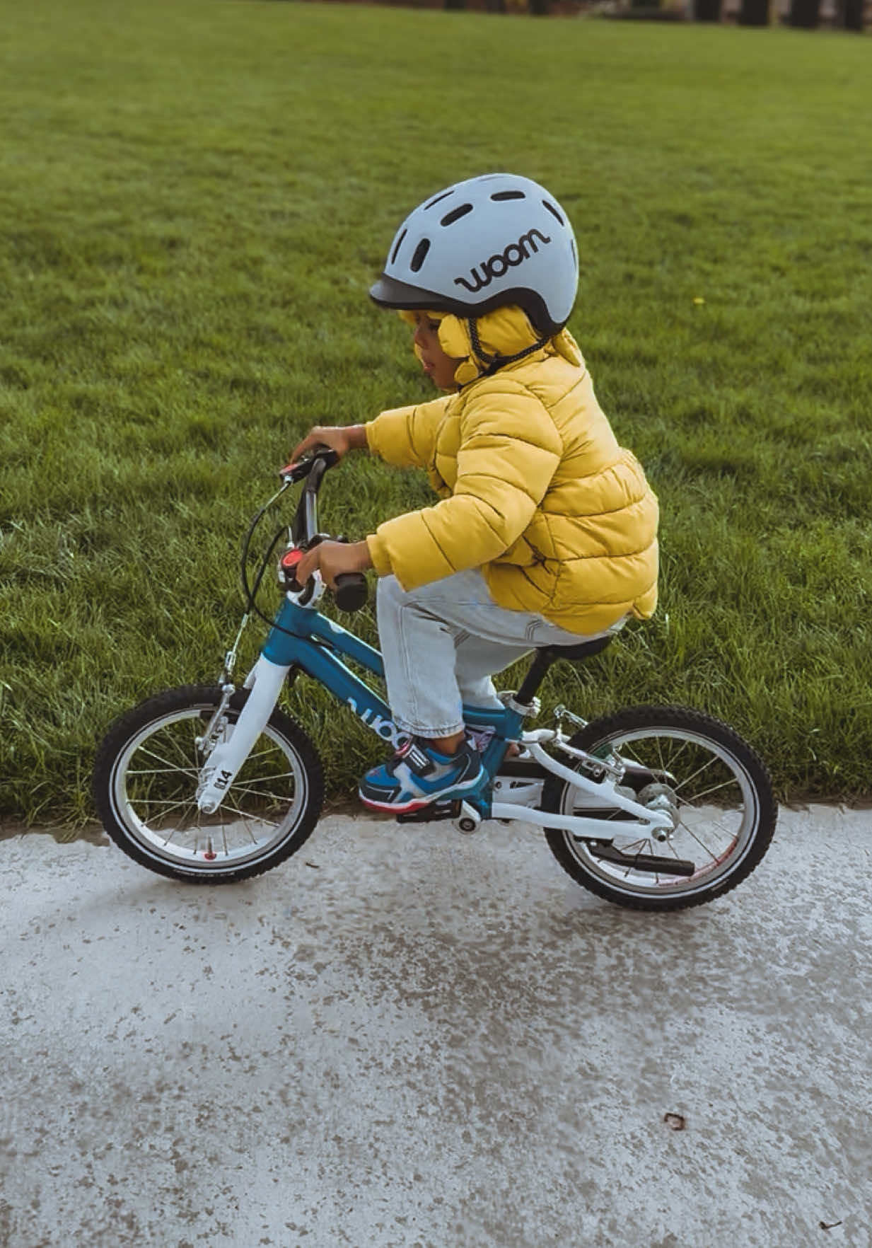 Thank you @woom bikes for providing an early christmas gift for my kid #enjoytheride #kidsbike 