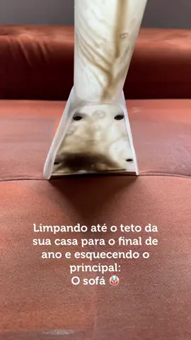 Você passa horas no sofá e nem imagina o que fica acumulado ali… Ácaros, fungos, suor e bactérias. Com a higienização profissional você protege sua saúde e da sua família. Agende sua limpeza! 🧼 🫧 . . . . #higienizaçãodesofados #higienizaçao #limpezadesofá #sofalimpo #natal 