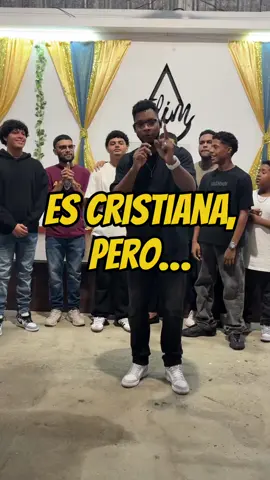 Es cristiana, pero… ¿En cuál te quedarías tú o en cuál te hubieras salido? #juegobiblico #jovenescristianos #dinamicas #juegos #iglesia 