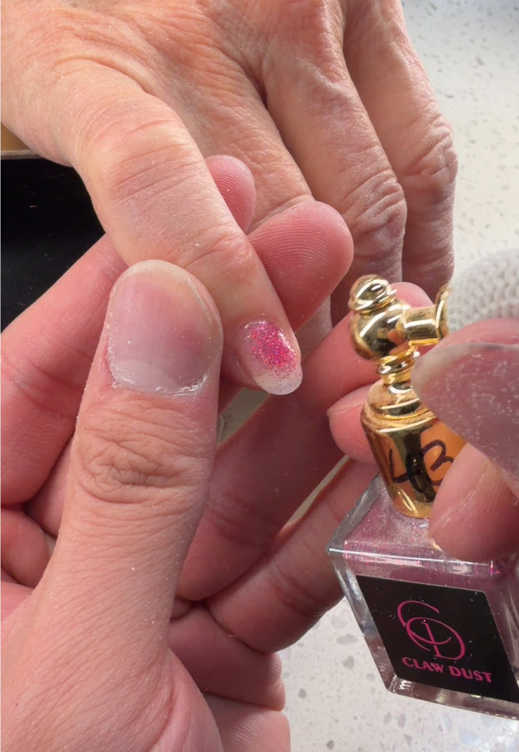 Glitter nails🤌🏻  #fyp #nailtok #nailinspo #nailart #clawdust 