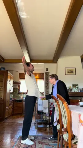 Hug of the day 💫 #hug #grandma #hugoftheday 