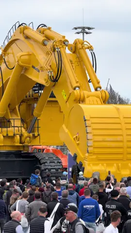 Komatsu’s  live show at Bauma  2025 which included the PC7000E, WA700 wheel loader, HD605 truck and PC950 excavator