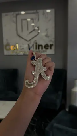 Personaliza tu inicial de la medida , Kilate y piedras que gustes #pendantinitialnecklace #dijedeinicial 