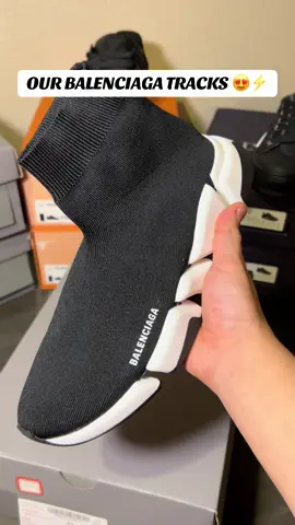 These balencis are 🔥 😮‍💨 #reseller #apsellsz #az #designer #shoes 