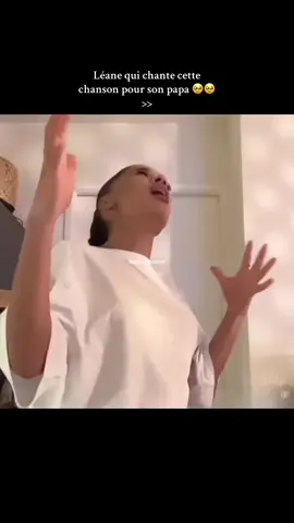 Elle mérite tellement de rester, on vote 1 au 71 500 🙏🏽🫶🏼 #leane #starac #pourtoi #fyp #beauty 