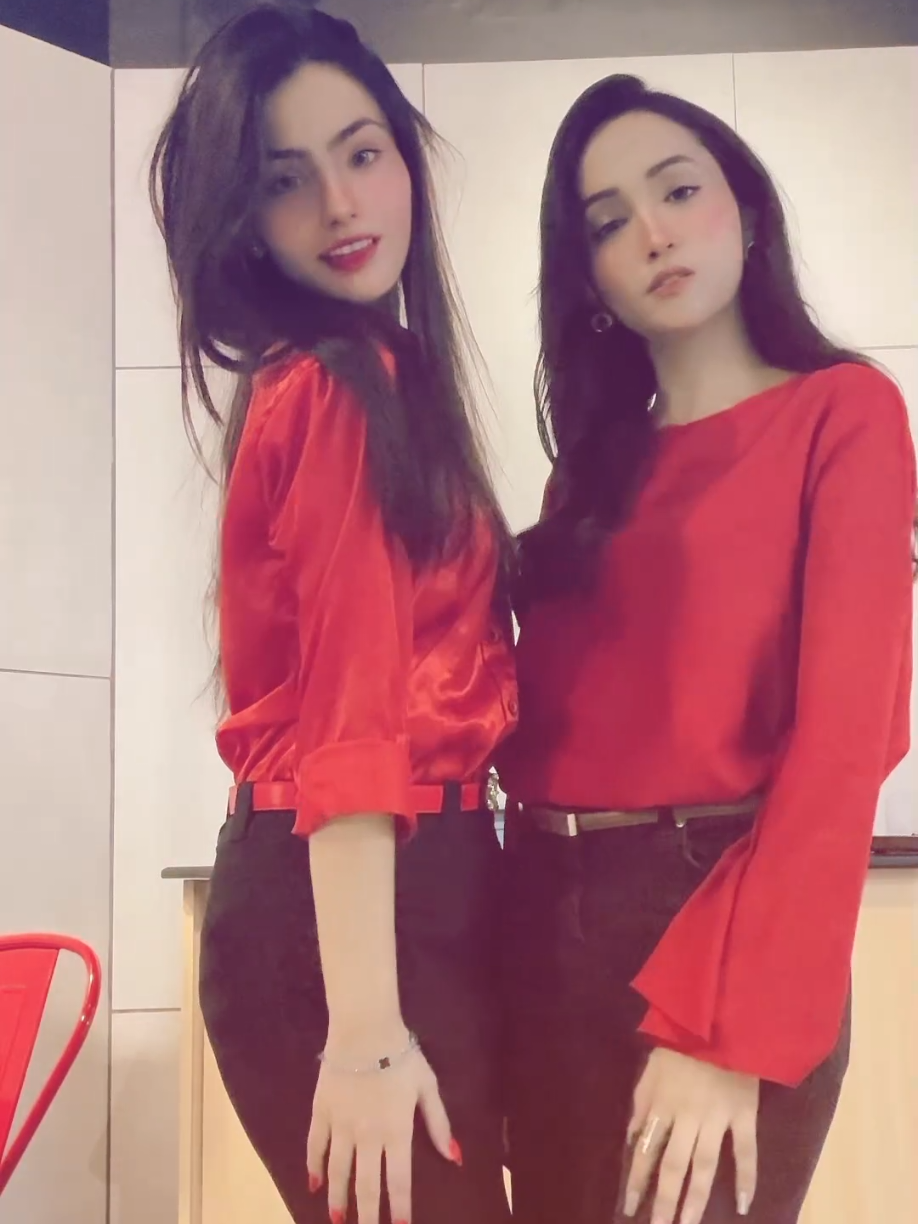 Besties don't copy, they match❤@🌻نEma 