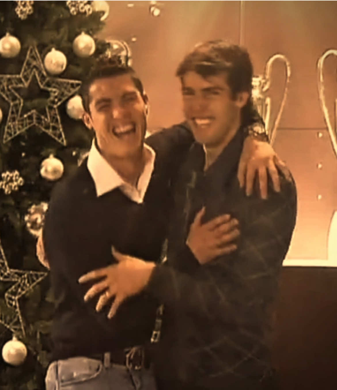 mark your favorite bro's @ in the comments 🤩 #cristianoronaldo #kaka #ronaldo #ricardokaka #fyp 