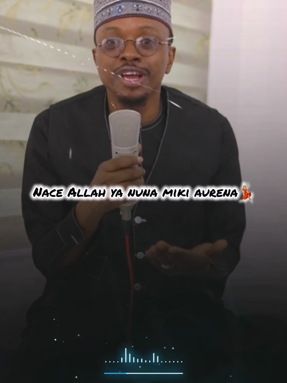 mom to the world 😘😘💕#goldenlyrics , #musicvibes , #kpopdemonhunters , #musictrends , #lyricvideo 