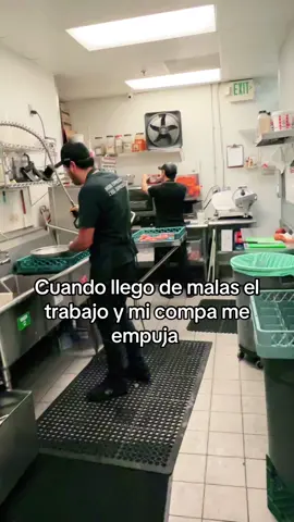 Tú y tus mmdas we #paratodosustedes #hombresvsmujeres #trabajos #compañerosdetrabajo #restaurantes 