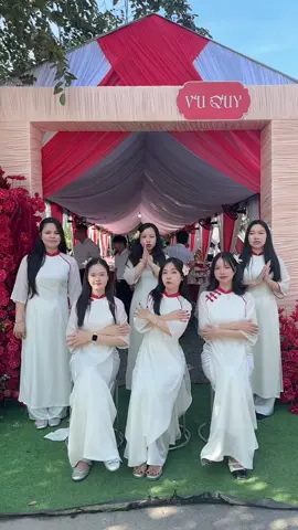 Cuối năm mùa cưới cần người bưng quả nhắn e nha #dymy #dymybungqua #damcuoi #bungqua #dichvubungqua 