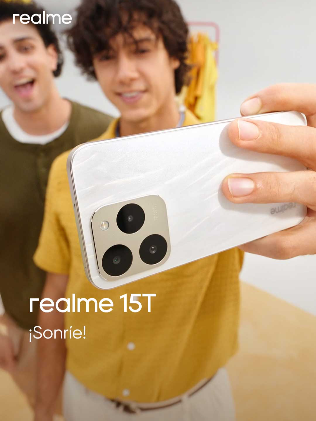 Diseño Único Como Tú, Cámara Dual 50MP, Pantalla Brillante. ¡El nuevo realme 15T lo tiene todo! Y está disponible en colores Plata y Titanio.   #realme #realmemx #realme15t