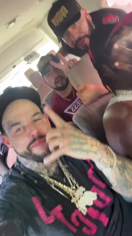 LOS QUIERO UN CHINGO MUCHAS GRCAIS POR EL APOYO🙏🙏🙏🙏 VOY ANDAR EN LA UNIDAD DEPORTIVA AGUSTÍN FLORES CONTRERAS PUERTO VALLARTA CON MIS COMPÁS @AbdulFamoso @rockettin_empolvado @BeceBass @Alex bajosextero empolvados @Empolvados De La Banda Oficial  PURO PINCHE #TIJUANA 664 Y #JALISCO☣️😈🫡🥷