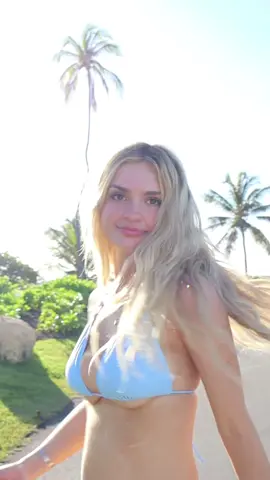 It’s giving Island girl vibes and I’m living for it #fypシ゚viral #blonde #4kquality #blonde #islandgirl🌺 