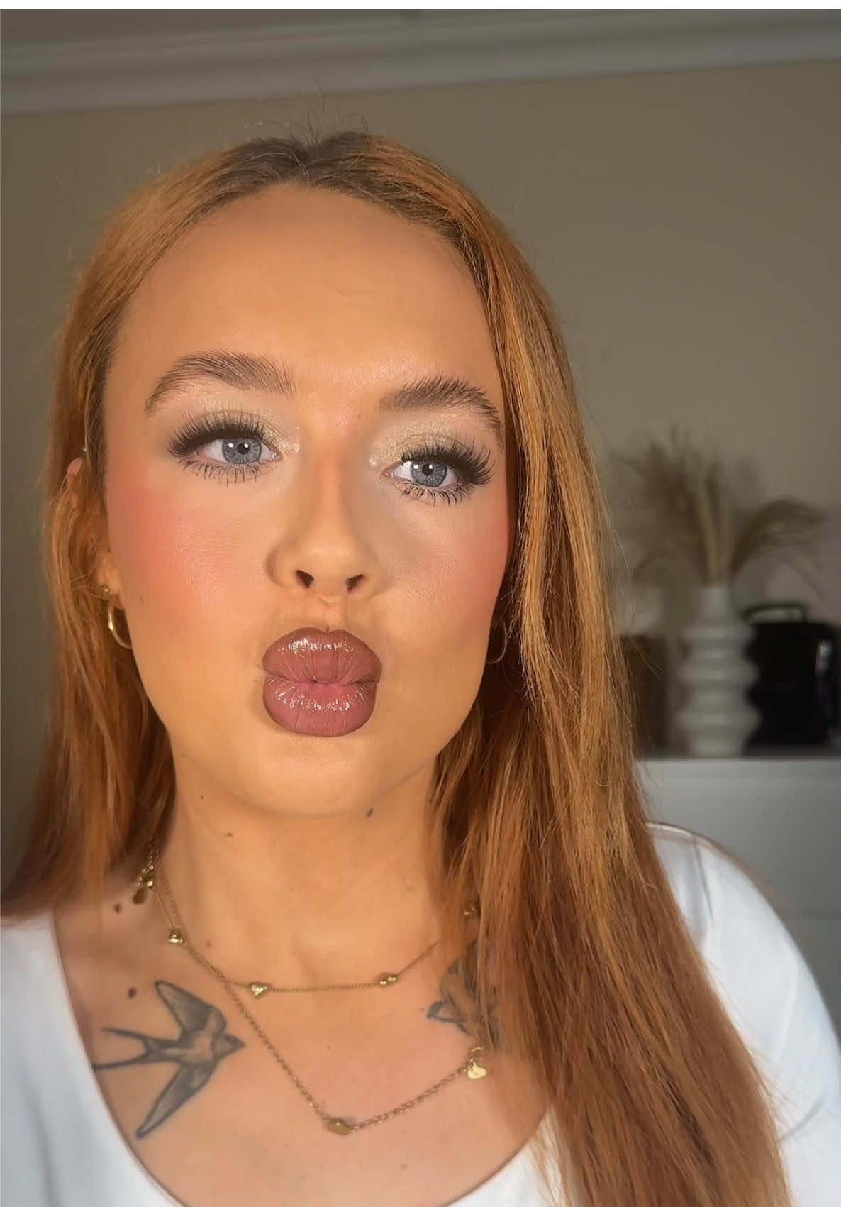 Full face of first impressions!! 🤍 @ONE SIZE BEAUTY primer  @Rare Beauty brow gel, cream blush  @Anastasia Beverly Hills embers palette and brow wiz eyebrow pen, concealer, lip liner  @Glow Recipe dew drops  @Jordana Ticia Cosmetics twinkle tower  @collectioncosmetics gel liner  @YSL Beauty waterproof mascara, plumping gloss  @ardelluk L curl lashes  @NARS Cosmetics Stromboli foundation, cream bronzer, powder bronzer  @MCoBeauty UK concealer, pressed powder  @Huda Beauty easybake setting spray  @Kosas baked blush  @VIEVE invisiveil setting spray  #fullface #makeup #firstimpression #makeupfirstimpression #newmakeup