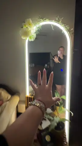 Viral Mirror Restocked!! Mine is arched 26 x 71 and it’s perfect #archedmirror #tiktokshopblackfriday #beautyandlifestyledeals #glamroommusthaves 