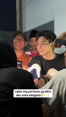 gakuat manis bgt valen😭#valen 