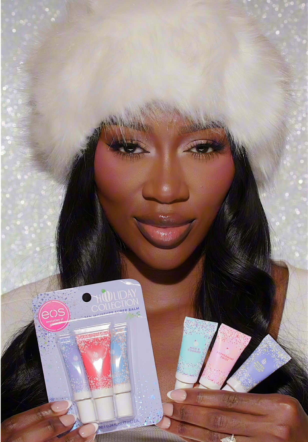 Holiday season = sleighed 🎁❄️ Thanks to the @eos Products Limited Edition Holiday Lip Balm Collection! #eospartner #eosholiday #lipbalm 