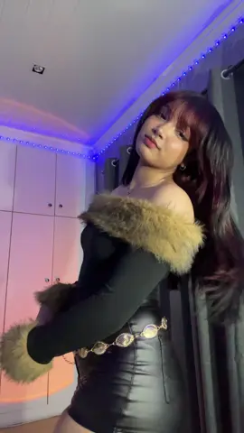 NEWJEANS NEVER WHAT??! 😍🤭 #fyp #fypシ゚ #viral #trend #dance 