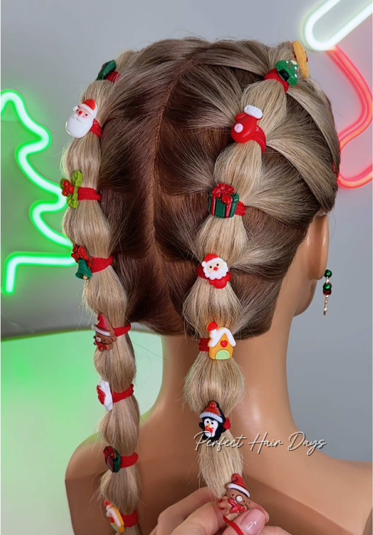 Christmas Bubble Braids🎄🎅✨ #viralhair #christmashairstyle #bubblebraids #holidaylook #fyp