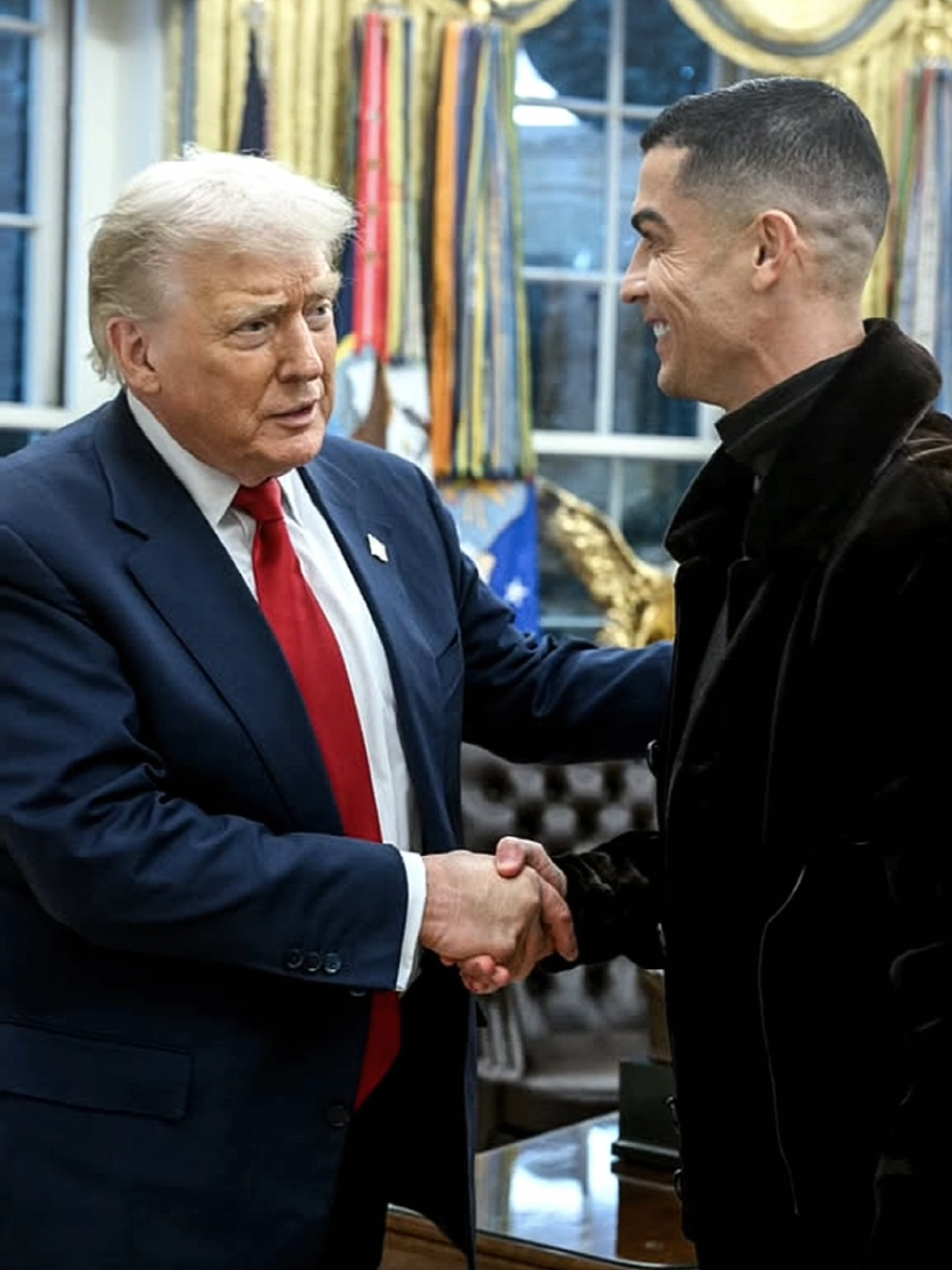 Duo GOAT🐐 Trump aja tau siapa pemain terbaik dunia🥶 #cristianoronaldo #donaldtrump #realmadrid #football #fyp 