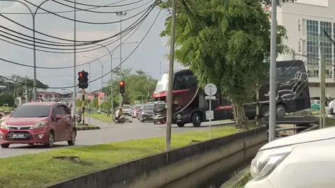 DCT 9000 - BUS ASIA  QMU 7227- FREESIA  pernampakkan bus Asia susur keluar dari terminal bus Sibu dan FREESIA masuk ke terminal.. #fyppppppppppppppppppppppp #busasia 