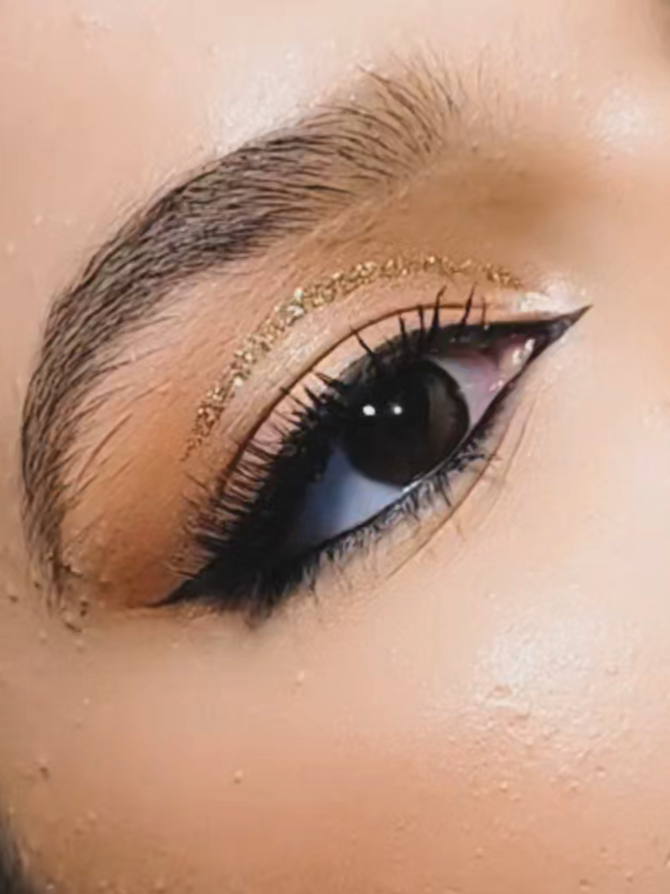 Inspiração de make para o #Natal 😍  #makeup #make #maquillaje #maquigem #delineado #delineador #delineadografico #maquiagemtiktok #maquiagembrasil #maquiagemartistica #maquillajedeojos 