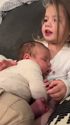 i’m in a puddle🫠😭🥰😍🥹#bigsister #toddlersoftiktok #Siblings #babybrother 