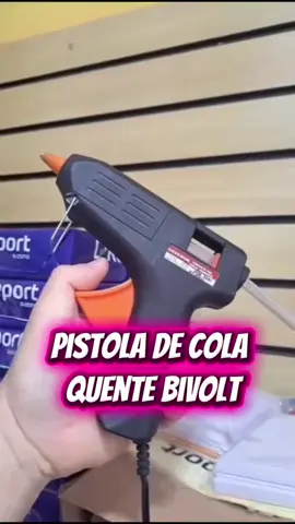 Se você faz artesanato, personaliza peças ou só precisa de praticidade no dia a dia, essa pistola de cola quente bivolt vai virar sua queridinha! Esquenta rápido, é leve, segura e já vem com vários bastões para você usar por muito tempo. Perfeita para reparos, DIY, decoração e projetos escolares!  #colaquente #pistoladecola #achadinhosshopee #artesanatocriativo #maesmultipotentes 
