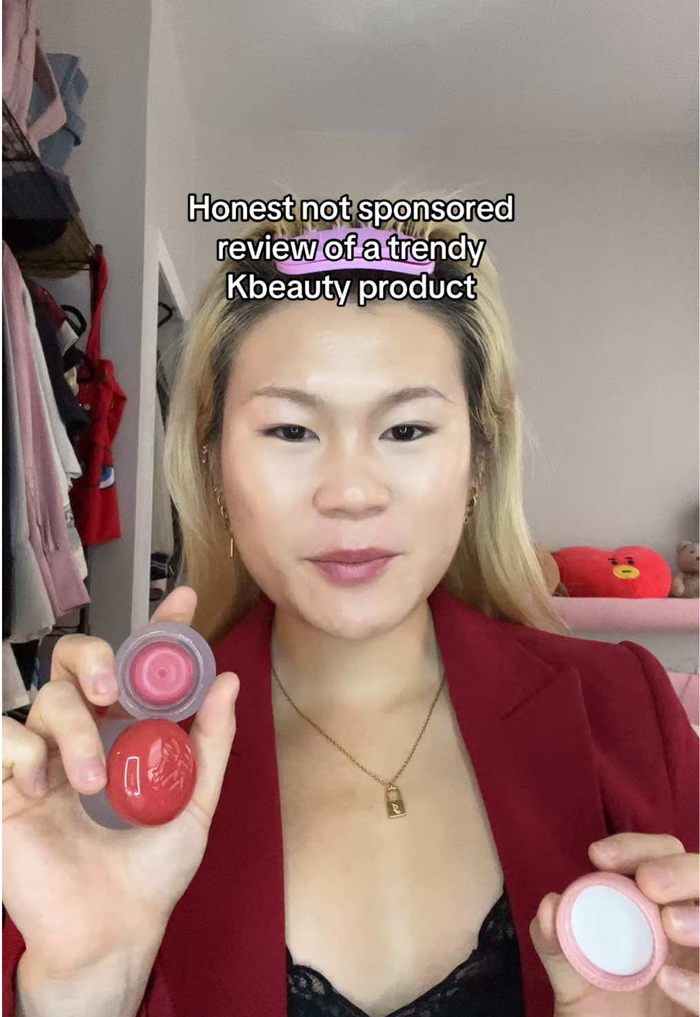 I carry one of these in my everyday bag now saur cute. Perfect for fall/winter Product: fwee blurring pudding pot #fyp #kbeauty #trendymakeup #koreanmakeup #fweepuddingpot 