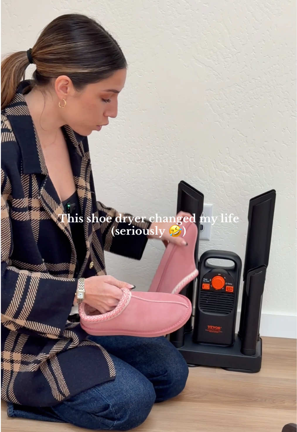 Keeps your shoes dry and warm 🔥 tap the orange cart to shop! #tiktokshop #tiktokmademebuyit #tiktokshopblackfriday #tiktokshopcybermonday #winteressential 