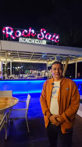 Kongres X Masyarakat Transportasi Indonesia (MTI) Dorong Sistem Transportasi Laut Berkelanjutan  Kepulauan Riau memiliki posisi strategis dalam perlintasan perdagangan dunia. Tidak kurang dari 42 persen arus perdagangan global melintas di kawasan ini. Potensi pembangunan transportasi Kepri sungguh luar biasa, namun karakter kepulauan menuntut kita menghadirkan integrasi antar moda yang efektif. Masyarakat Transportasi Indonesia (MTI) mendorong Pemerintah untuk menghadirkan kebijakan transportasi laut di Kepri yang berkelanjutan.  MTI menekankan pentingnya efisiensi konektivitas antar-pulau, peningkatan kualitas pelayanan publik, dan penerapan teknologi cerdas serta energi bersih dalam sistem transportasi. Dengan karakter kepulauan dan orientasi internasionalnya, Kepri memiliki peluang besar untuk menjadi contoh penerapan kebijakan transportasi yang inovatif, ramah lingkungan, dan terintegrasi lintas moda.  Selain sebagai wilayah industri dan perdagangan, menurutnya Kepri juga merupakan destinasi wisata unggulan. Kehadiran wisatawan mancanegara menuntut standar pelayanan transportasi yang modern, aman, dan nyaman.  Penguatan konektivitas udara, laut, dan darat menjadi kunci untuk menciptakan pengalaman mobilitas yang seamless bagi masyarakat dan wisatawan, sekaligus memperkuat posisi Kepri sebagai hub transportasi maritim dan pariwisata berkelas dunia.  MTI mendorong tiga strategi kebijakan utama yakni pertama ⁠Strategi kebijakan intermoda, memastikan konektivitas laut, darat, dan udara berjalan terpadu melalui perencanaan yang terintegrasi. Kedua, ⁠Strategi kebijakan logistik berbasis supply chain, memperkuat posisi dan daya saing Kepri dalam rantai pasok internasional. Dan ketiga, ⁠Strategi kebijakan berkelanjutan, agar pembangunan transportasi tidak hanya mengejar efisiensi, tetapi juga seimbang secara ekonomi, menjaga lingkungan, dan menegakkan keadilan sosial.   *Seminar Nasional bertajuk “Strategi Kebijakan Transportasi Kepulauan Riau Menuju Daya Saing Global dan Keberlanjutan Internasional.” digelar dalam rangka Kongres X MTI pada Jumat (14/11/25) bertempat di Harmoni One Convention, Batam, Kepri.  #masyarakatTransportasiIndonesia 