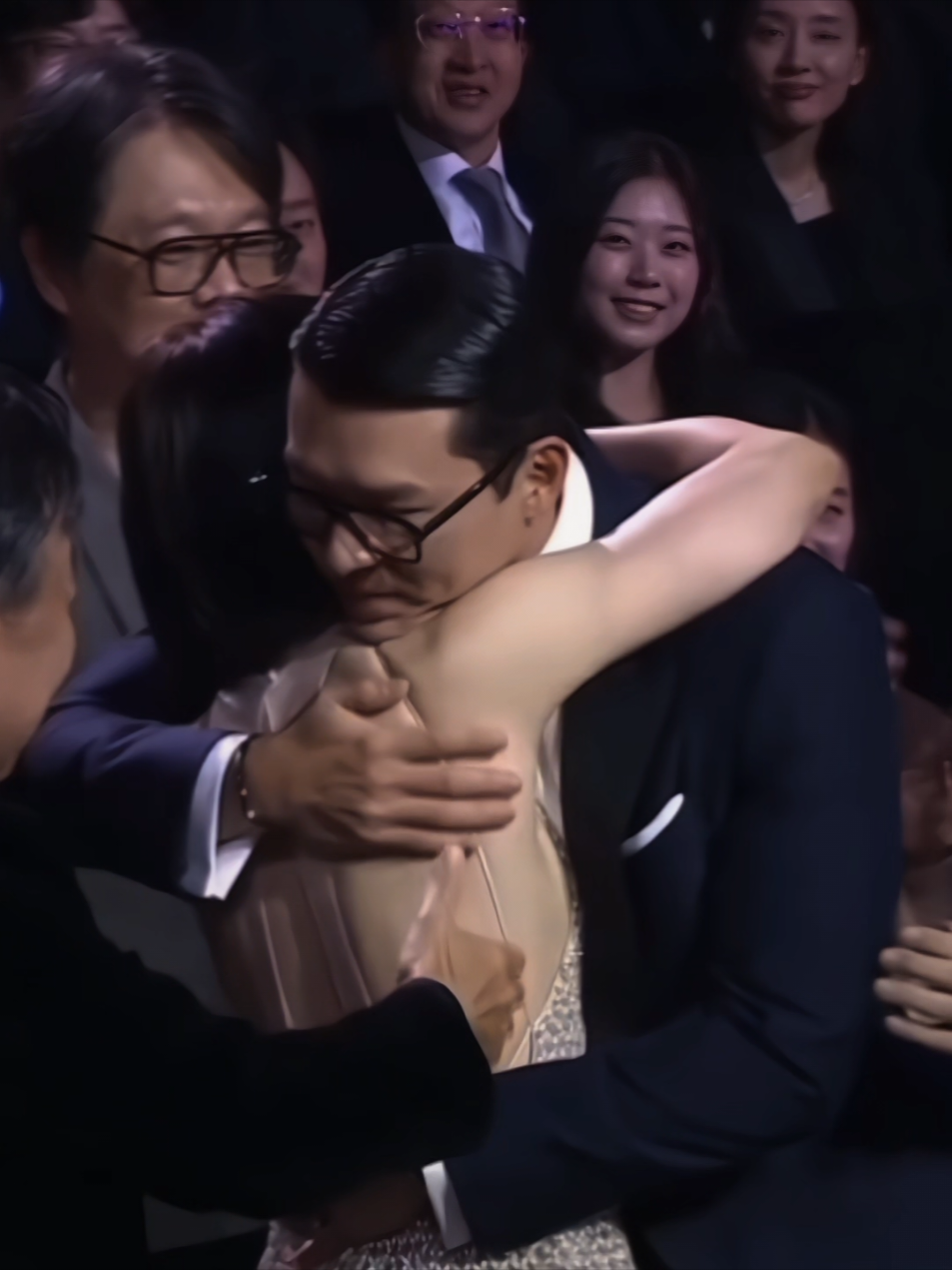 their hug 🥺🫂 #binjincouple #hyunbin #sonyejin #viral #foryou 