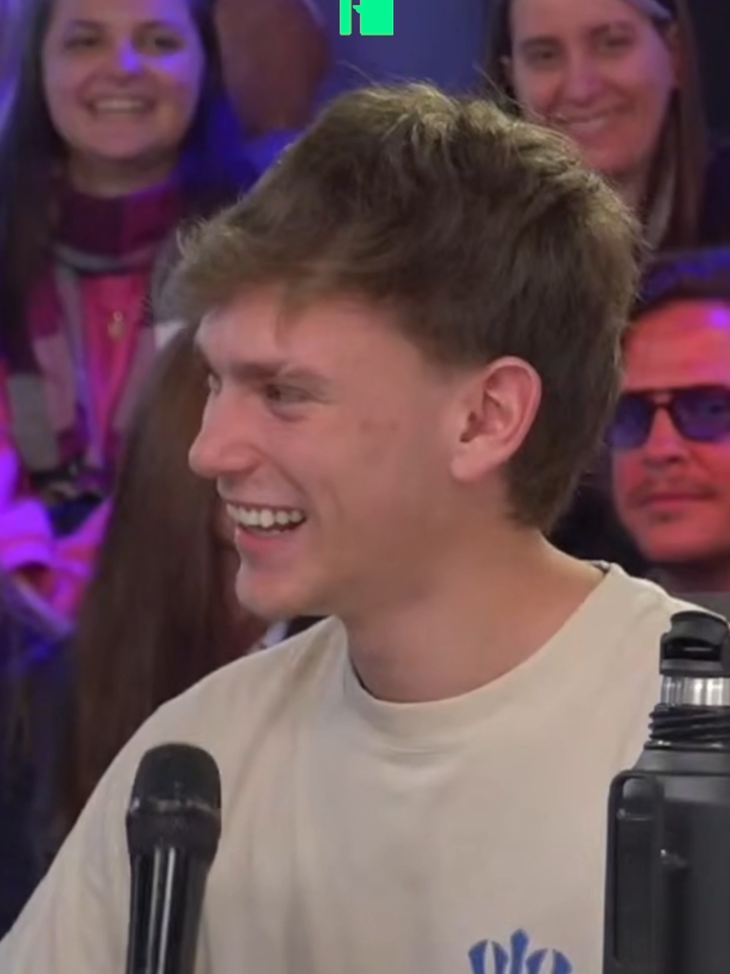 Un jugador de toda la cancha 👏🏼 Teo D’Elia conoció a Cami Gorbon en Nadie Dice Nada y se armó el ship en pleno programa. Hasta se animaron a cantar un hitazo romántico. @camilagorban @teodeliaa #luzu #teodelia #412