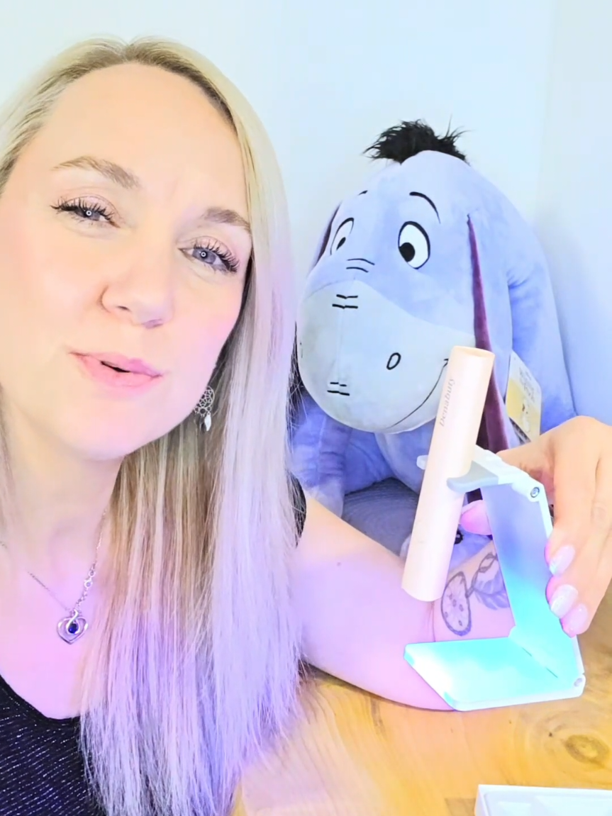 denabuty lampe pour ongles idéal pour les particuliers ou les professionnels cette lampe led est tres simple d utilisation. adapté a la pose poppit ou pose américaine je l ai testé et je l'adore. @Denabuty #pourtoi #onglerie #tiktokshop #lampe #manucure 