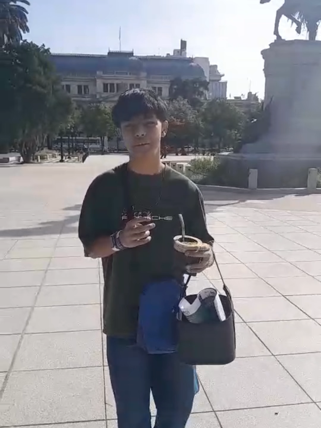 “En el 143° aniversario de La Plata salí a preguntar quién es la persona más importante nacida en la ciudad👀🎙️ #LaPlata143 #PeriodismoEnLaCalle #LaPlata