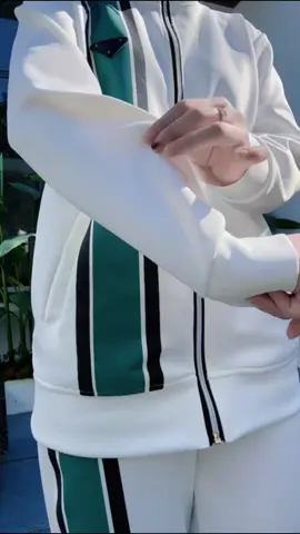 #hottrend #xuhuong #thoitrangnamnu  bộ thể thao nam nữ có trong giỏ hàng ạ 