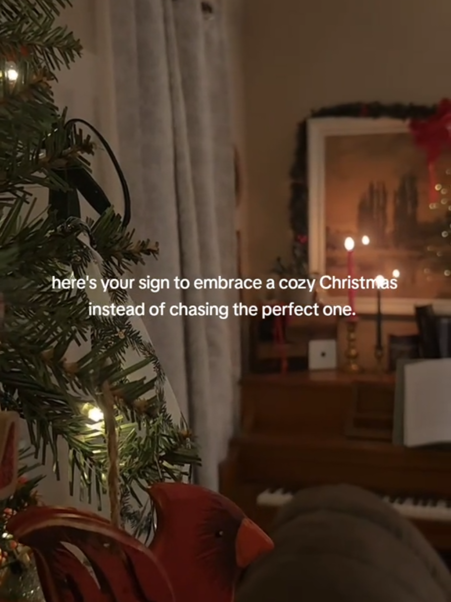maybe it's your cozy homemade decor and years-old traditions that make Christmas perfect anyways...❤️😌 #christmas #christmastiktok #cozyhome #cozychristmas 