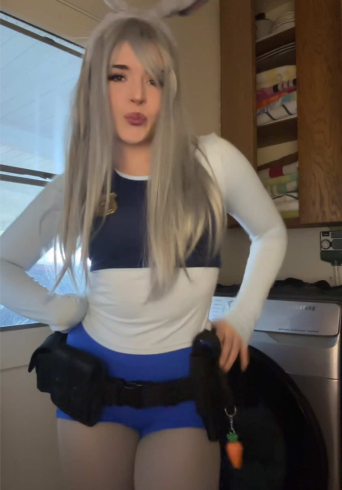 LOL I LOVE THIS COSPLAYYY #judyhopps #zootopia #cosplay #fyp #foryoupage 