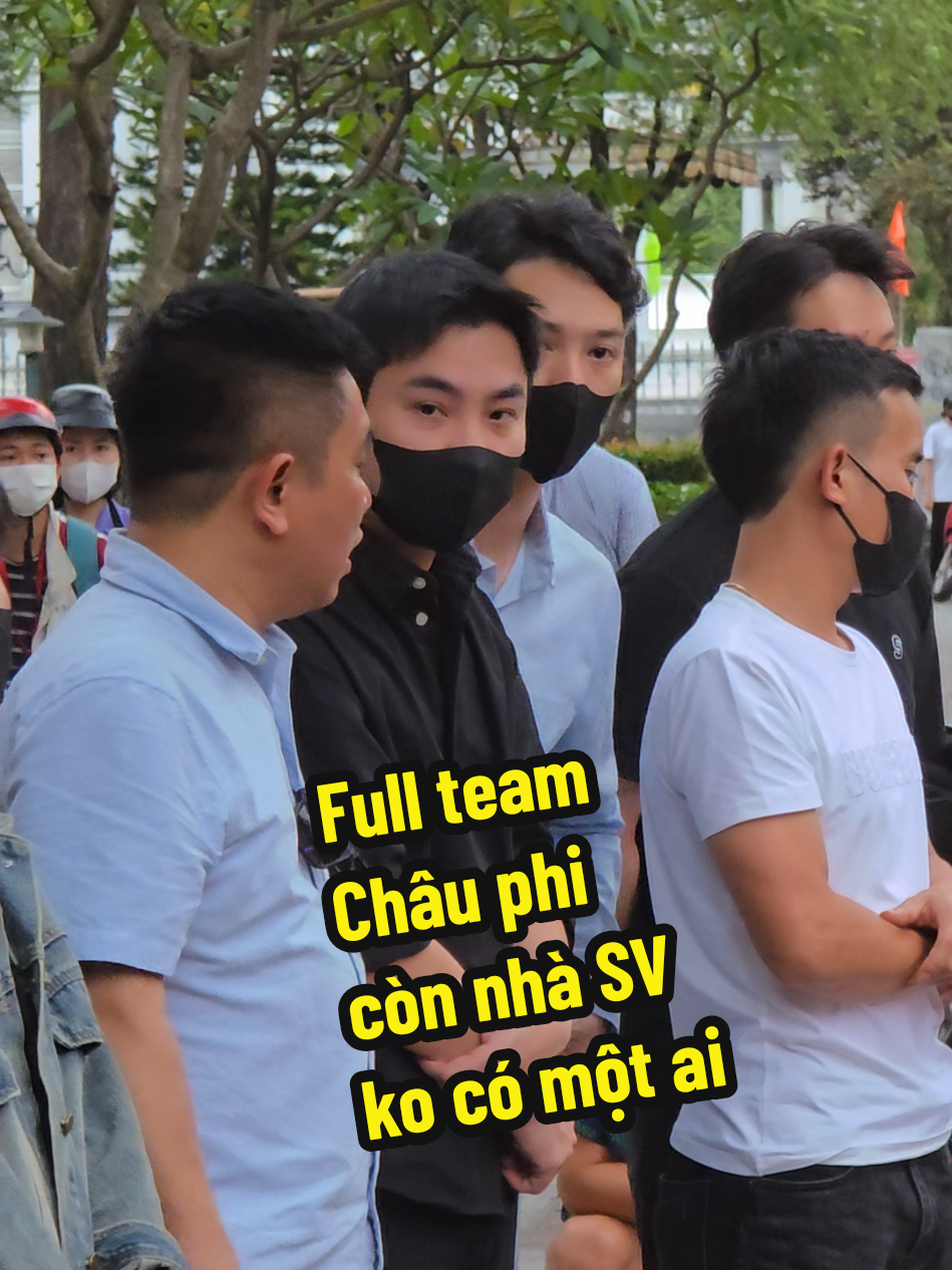 Team châu Phi đoing đủ, nhà Sen vàng không thấy một ai #teamchauphi #saigondaily #thuytien #quanglinh 