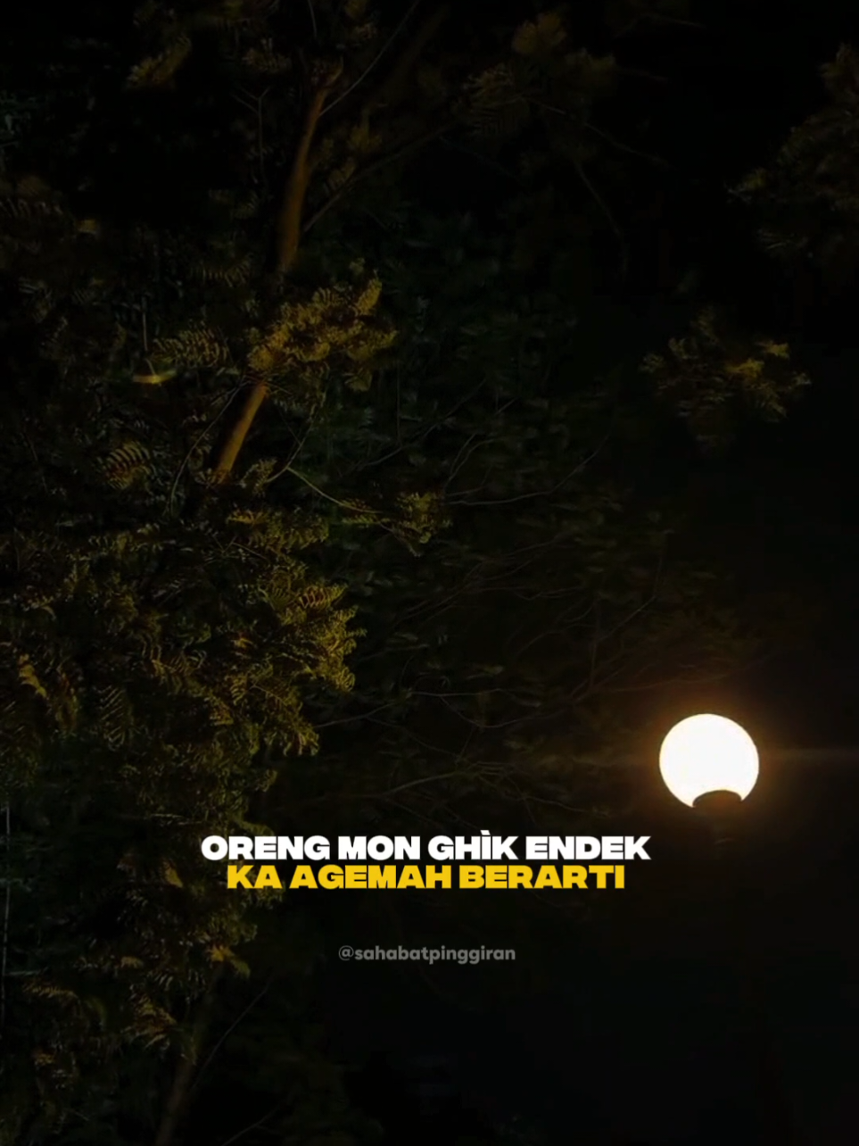 Kh. Moh Hodri | Oreng mon ghik endek ka agemah berarti begus.  #pesanmoral #madura #sumenep #viraltiktok #sahabatpinggiran 