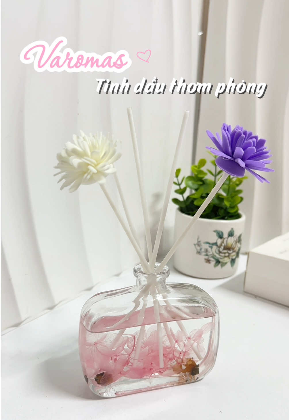 Mùi hương sang trọng như khách sạn 5 ⭐️, đáng thử lắm nha mấy bà #varomas #tinhdauthomphong #tinhdau #tinhdaukhuechtan #phukientinhdauthomvaromas 