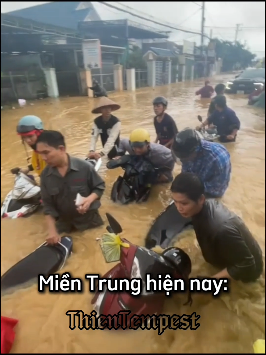 Tình hình Miền Trung hiện nay và khách quốc tế: #quynhon #đăklăk #thientempest🌪️⚡ #khanhhoa #lũ 