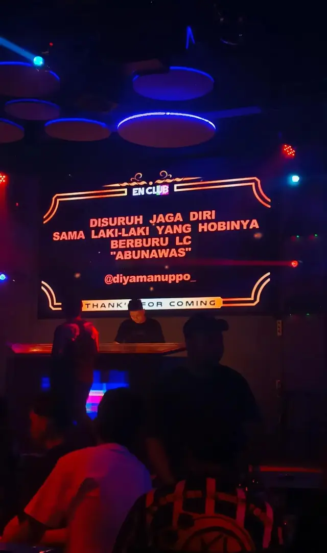 yang mau request tulisan dilayar boleh tulis kata kata dikolom komentar  #club #quotes #text #party 