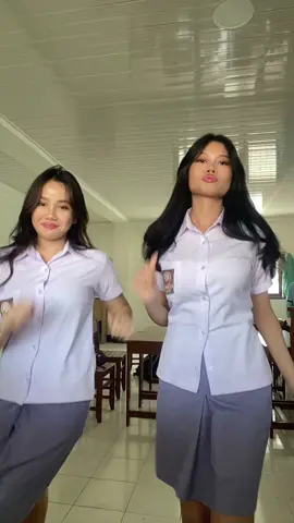 cmon cmon gimme gimme #foryoupage #xybca #dance #trending #school 