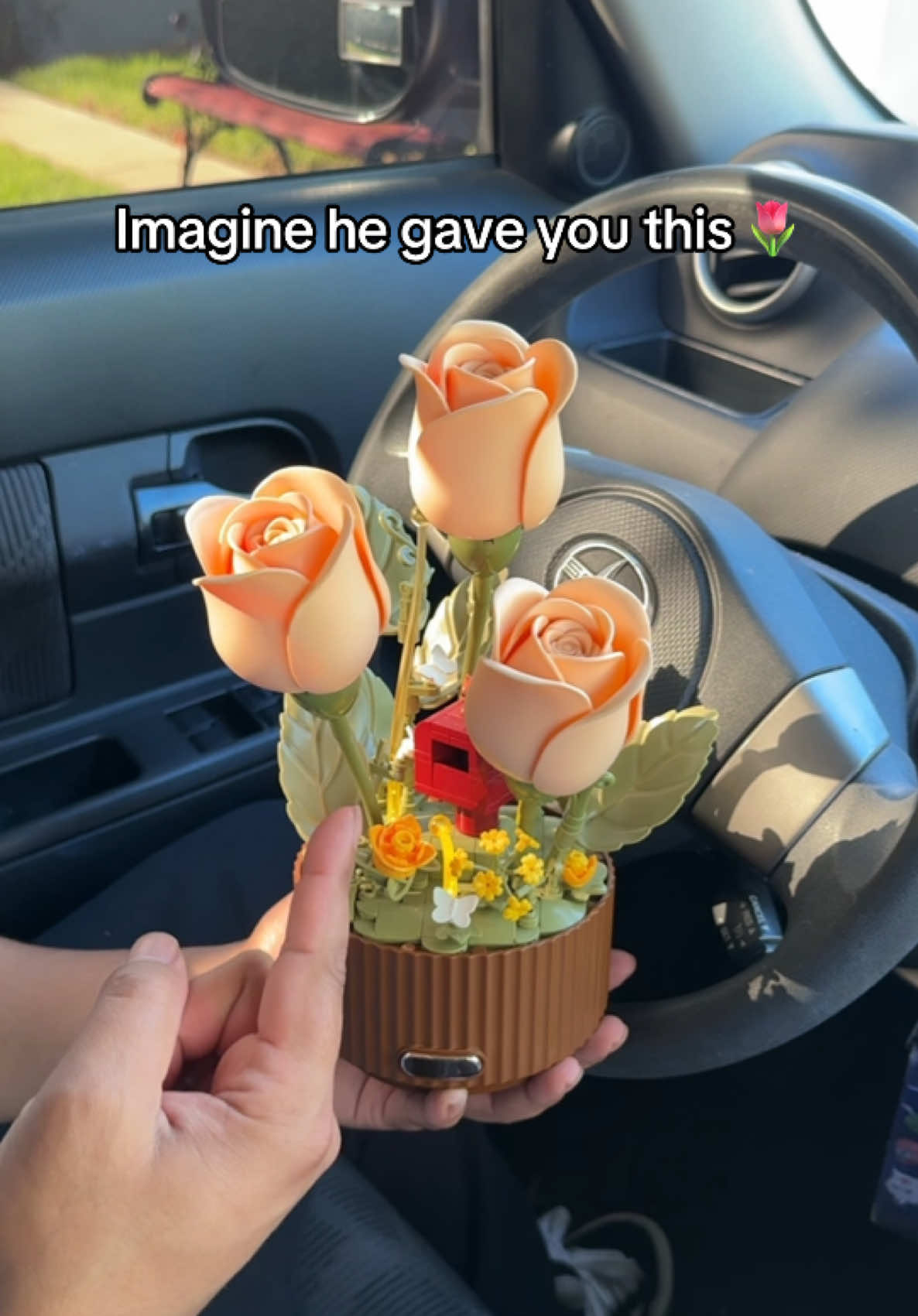 Wait till the end 😍🌸 #gift #flowers #Love #girlfriend 